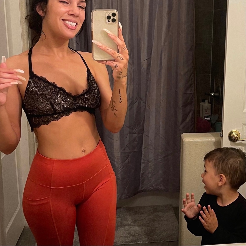 Squat proof leggings with pockets